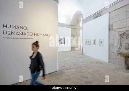 Porto Portugal, historisches Zentrum, Centro Portugues de Fotografia, Portugiesisches Fotografiezentrum, Museum, Ausstellungsausstellung Sammlung Humano, demasiado hu Stockfoto