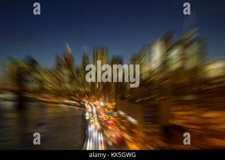 New York City Skyline Nacht Lichter verschwommenen Hintergrund Stockfoto