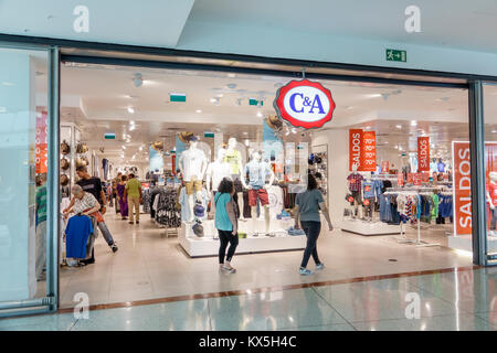 Lissabon Portugal, Oriente, Parque das Nacoes, Park der Nationen, Centro Vasco da Gama Einkaufszentrum, Zentrum, Einkaufspassage, Geschäft, C&A, niederländische Kleidung, Mode Stockfoto