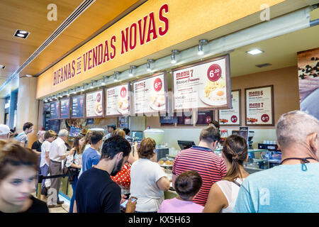 Lissabon Portugal, Oriente, Parque das Nacoes, Park der Nationen, Centro Vasco da Gama Einkaufszentrum, Zentrum, Mall Arcade, Food Court plaza Tischtische ca. Stockfoto