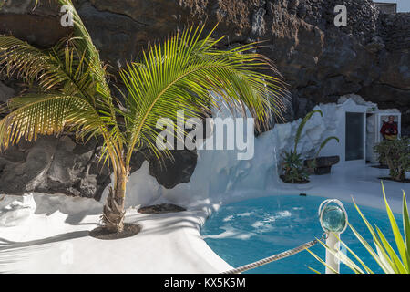 Der Swimmingpool in der Fundación César Manrique in Tahiche Stockfoto