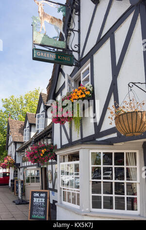 Das 15. Jahrhundert White Hart Pub, Marktplatz, Biggleswade, Bedfordshire, England, Vereinigtes Königreich Stockfoto