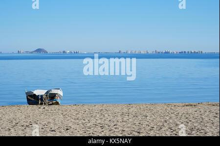 Leeren Strand von Los Alcazares und der La Manga del Mar Menor am Meer Spit, Spanien. Stockfoto