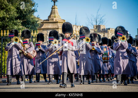 Die Band der Coldstream Guards März von Schloss Windsor nach Änderung der Guard Stockfoto