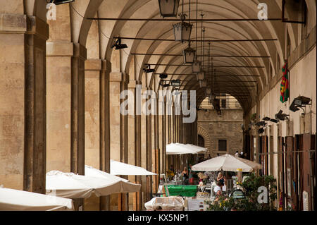 Palazzo delle Logge auf mittelalterlichen Piazza Grande in der Altstadt von Arezzo, Toskana, Italien. 5. August 2016 © wojciech Strozyk/Alamy Stock Foto *** L Stockfoto