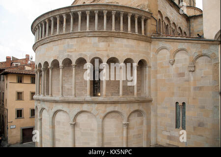 Romanische Chiesa di Santa Maria della Pieve auf der Piazza Grande in der Altstadt von Arezzo, Toskana, Italien. 5. August 2016 © wojciech Strozyk/Alamy S Stockfoto