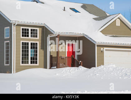 North American Home nach einem Schnee fallen. Stockfoto