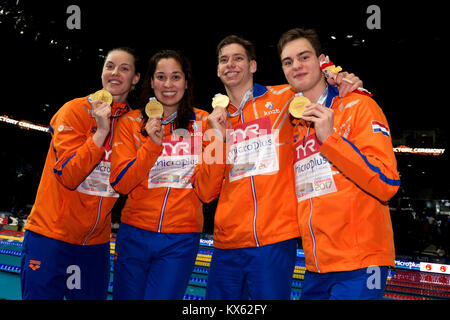 Femke Heemskerk, Ranomi Kromowidjojo, Kyle STOLK, Nyls KORSTANJE NED Goldmedaille 4 x 100 Freistil Mixed Staffel Kopenhagen 16-12-2017 Royal Arena LE Stockfoto