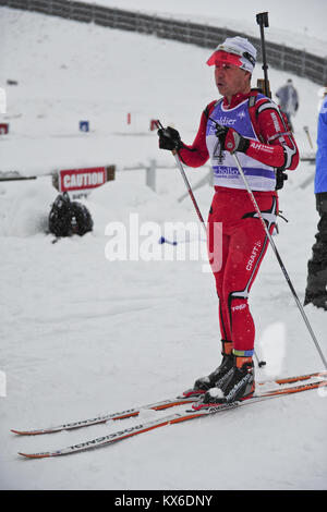 Shawn Blanke, nationalen Scots Guards von Utah, konkurriert in Soldier Hollow am 31.01.21, 2012 in der Biathlon Weltmeisterschaft teilnehmen. Die sportveranstaltung erforderlich Jedes Mitglied Ski- und Luftgewehrschießen zu kombinieren, und jeder Teilnehmer erhält für die beste Zeit in der 2-Tage lange Konkurrenz konkurrieren.{USA Air Force Foto von Airman 1st Class Kyle Russell/Unreleased} Stockfoto