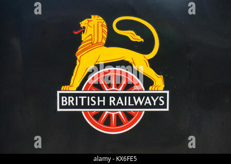 Eine alte Britische Eisenbahnen Logo auf einem rollenden Materials in Bo'ness, Schottland. Stockfoto