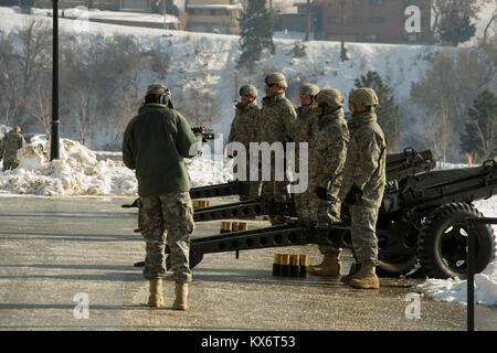 Utah Gouverneur Gary R. Herbert an der Utah State Capitol Building in Salt Lake City, Utah, dem 7. Januar 2013 eröffnet. Herbert begann seine erste volle Amtszeit mit seiner Einweihungsfeier mit einem 19-gun Salute und Überführung von der Pennsylvania National Guard, Auftritte von dem Mormon Tabernacle Choir, die Stimme Kinderchor und der Utah National Guard 23 Army Band. Herbert begann seine Ausführungen mit dem Dank an die engagierten Soldaten, die Männer und Frauen unserer Utah Armee und Air National Guard für Ihren Service, nicht nur an diesem Tag, aber für den Service und die Opfer, die Sie für uns alle singen Stockfoto