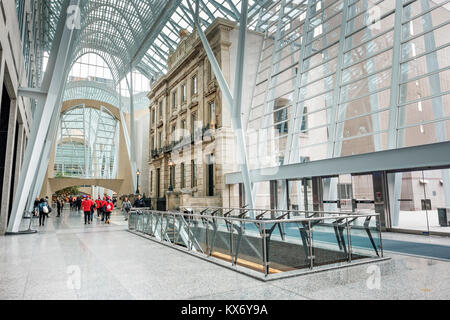 In Brookfield (ehemals BCE) Santiago Calatrava ist Allen Lambert Galleria in der Innenstadt von Toronto, Ontario, Kanada. Stockfoto