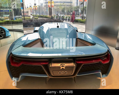 Shanghai, Shanghai, China. 8 Jan, 2018. Der elektrische supercar Nio EP 9 In einer Shopping Mall in Shanghai, 8. Januar 2018 gesehen werden kann. Credit: SIPA Asien/ZUMA Draht/Alamy leben Nachrichten Stockfoto