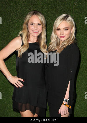 Beverly Hills, CA, USA. 7 Jan, 2018. Barbara Alyn Woods, Natalie Alyn Lind, 75th jährliche Golden Globe Awards Roaming im Beverly Hilton Hotel statt. Credit: Faye Sadou/AdMedia/ZUMA Draht/Alamy leben Nachrichten Stockfoto