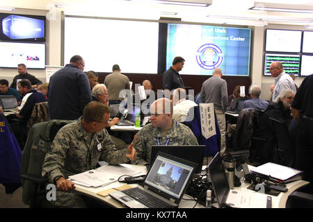 Wachsam Guard Utah 2014 Teilnehmer an der Utah State Capitol in der Emergency Operations Center 11-3-593. # VGUT, 14. Stockfoto