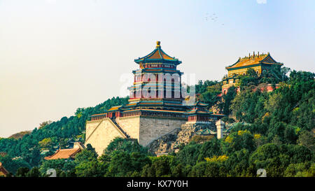 Buddhistische Duft (Weihrauch) und das Meer der Weisheit Tempel auf Langlebigkeit Berg (Hügel). Sommerpalast, Peking, China Stockfoto