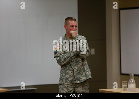 Soldaten Soldaten der Utah Army National Guard gesammelt für ein Town Hall Meeting mit Sgt Maj. der Armee Daniel A. Dailey in Camp Williams am Freitag, 26. Juni 2015. Stockfoto