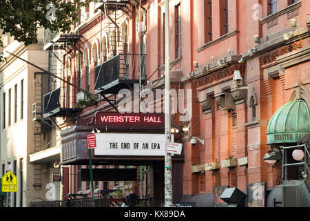 NEW YORK CITY - ca. 2017: Vor Webster Hall Schild verkündet das Ende einer Ära mit dem Schließen des historischen Schauplatz im East Village von Ma Stockfoto