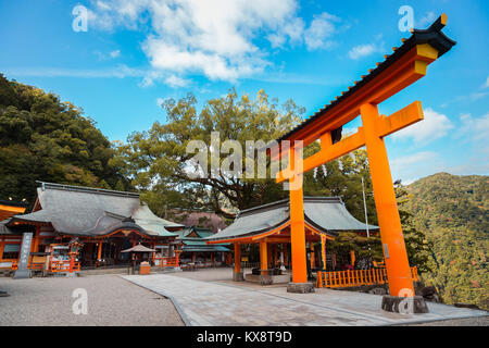 Kumano Nachi Taisha Grand Schrein in Wakayama, Japan WAKAYAMA, Japan - 19. NOVEMBER 2015: kumano Nachi Taisha Grand Schrein in Nachi Katsuura T entfernt Stockfoto