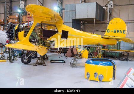 Eine amerikanische Beechcraft D 17 S Wartung in Duxford UK durchmachen Stockfoto