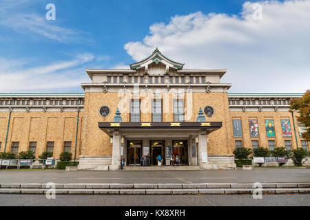 KYOTO, Japan - 22. Oktober: Kyoto Municipal Museum für Kunst in Kyoto, Japan am 22. Oktober 2014. 1928 als Erinnerung an die Showa Kaisers geöffnet Stockfoto