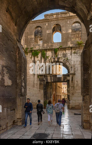 Iron Gate, Palast des Diokletian, Split, Kroatien Stockfoto