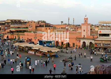 Luftaufnahme des Djemaa el Fna Marktplatz, Marrakesch, Marokko Stockfoto