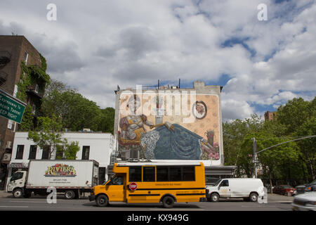 Die Außenfassade des geschlossenen Empire Diner in Chelsea, New York, mit großen, Graffiti Wandbild durch PixelPancho oben Stockfoto