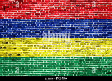 Flagge von Mauritius über die Mauer gemalt, Hintergrund Textur Stockfoto