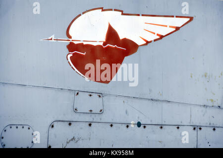 Eine symbolische Zeichnung auf ein Flugzeug auf Anzeige im Museum Monino bei Moskau. Stockfoto