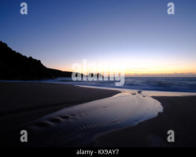 Porthcurno Strand und der Blick Richtung Logan Rock Beginn 6. Januar 2018 Stockfoto