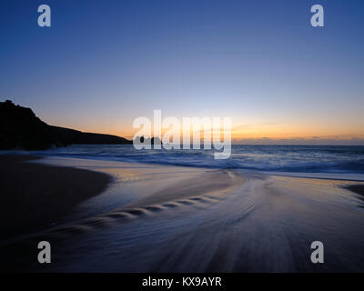 Porthcurno Strand und der Blick Richtung Logan Rock Beginn 6. Januar 2018 Stockfoto