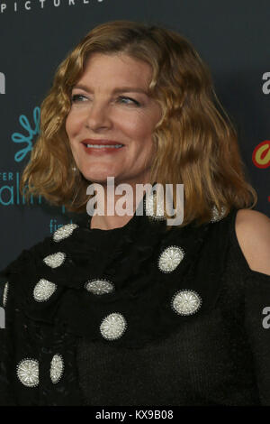 Premiere von "Just Getting Started" am ArcLight Hollywood - Ankunft mit: Rene Russo Wo: Los Angeles, California, United States Wann: 07 Dec 2017 Credit: Nicky Nelson/WENN.com Stockfoto