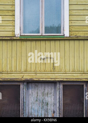 Fenster & Türen - Porvoo, Finnland Stockfoto