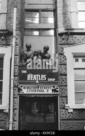 Schwarz-weiß Bilder der Beatles Shop in der Mathew Street, Liverpool, ab Februar 1996 Stockfoto
