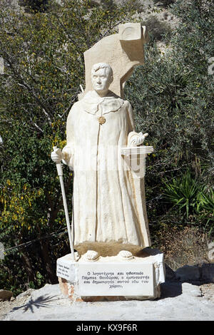 PAPHOS, ZYPERN - ca. Oktober 2017 Skulptur in der Nähe der Eingang von Adonis Bäder Stockfoto