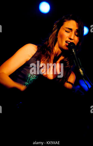 Der amerikanische Sänger, Songschreiber und Pianist Sara Bareilles führt ein Live Konzert bei Vega in Kopenhagen Dänemark 22/05 2008. Stockfoto