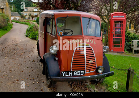 Morris Typ J 1950s Royal Mail Van in Snowshill Dorf Cotwolds UK Stockfoto