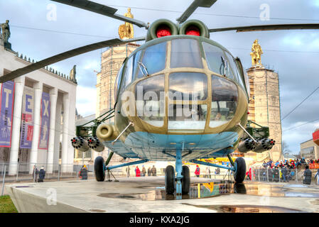 Moskau, Russland - Januar 04.2018: Combat Landung Hubschrauber MI-8 T zum VDNh Stockfoto
