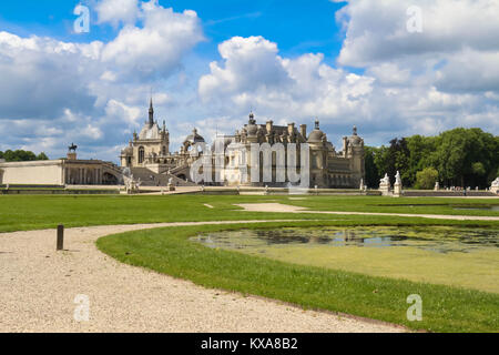 Chantilly ist eine historische Burg in der Stadt von Chantilly. Es beherbergt das Museum von Conde Stockfoto