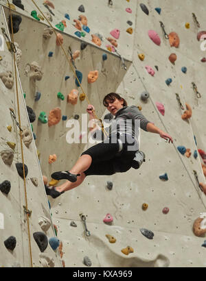 Edinburgh International Klettern Arena - Europas größte Indoor Kletterwand. Ratho, nr Edinburgh, Schottland Großbritannien GB Stockfoto