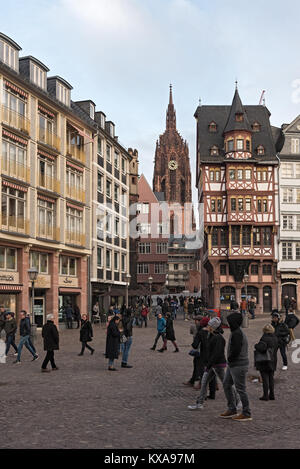 Blick von roemerberg der Kathedrale St. Bartholomäus in Frankfurt am Main, Deutschland Stockfoto