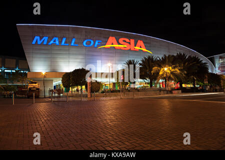 MANILA, Philippinen - 23. Februar: SM Mall of Asia (MOA) ist die 2. größte Mall in den Philippinen am 23. Februar 2013 in Manila, Philippinen. Es hat Stockfoto