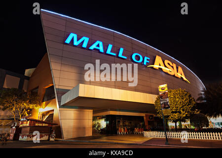 MANILA, Philippinen - 23. Februar: SM Mall of Asia (MOA) ist die 2. größte Mall in den Philippinen am 23. Februar 2013 in Manila, Philippinen. Es hat Stockfoto