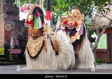 UBUD, BALI, Indonesien - 01. April: Barong Dance Show, die traditionellen balinesischen Leistung auf April 01, in Ubud, Bali, Indonesien 2011. Stockfoto