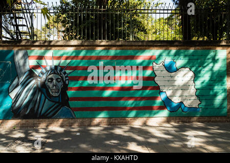 Ehemaligen amerikanischen Botschaft in Teheran, jetzt den Garten von Anti-Arrogance oder die US-Höhle der Spionage, Teheran, Iran Stockfoto