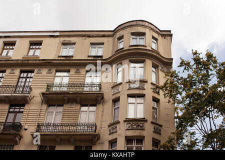 Blick auf die Altstadt, historische, typischen Gebäude in Nisantasi Viertel von Istanbul. Das Bild spiegelt die architektonischen Stil des frühen 20. Jahrhunderts. Stockfoto