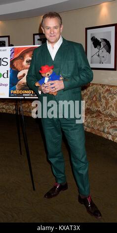 New York, NY, USA. 8 Jan, 2018. Hugh Bonneville in der Ankunftshalle für paddington 2 Screening Gehostet von MAMARAZZI, Warner Bros. Screening Room, New York, NY, 8. Januar 2018. Credit: RCF/Everett Collection/Alamy leben Nachrichten Stockfoto