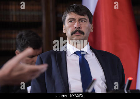 Rzeszow, Polen. 14 Okt, 2016. Ein Porträt des Präsidenten Ungarns, Janos Ader in Rzeszow. Credit: Omar Marques/SOPA/ZUMA Draht/Alamy leben Nachrichten Stockfoto