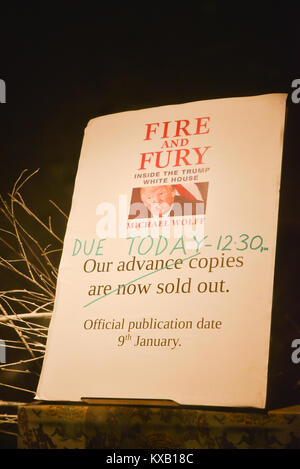 Piccadilly, London, UK. 9 Jan, 2018. Das Buch "Feuer und Wut" von Michael Wolff über die Trumpf-Vorsitzes im Verkauf in Waterstones auf Londons Piccadilly Gutschrift geht: Matthäus Chattle/Alamy leben Nachrichten Stockfoto